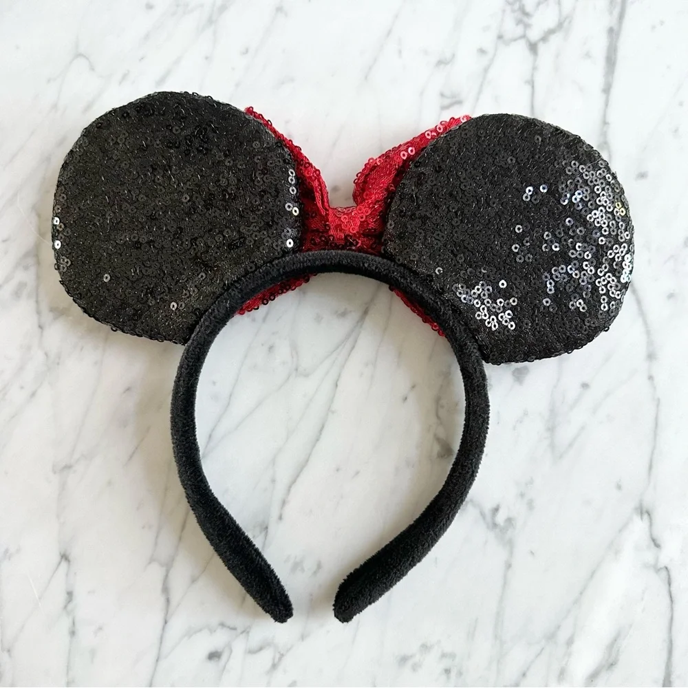 Disney Day Accessories Set - Picture 3 of 6